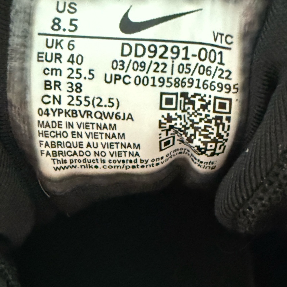 Nike Quest 05 Black and White Running women’s Shoes - Picture 6 of 7